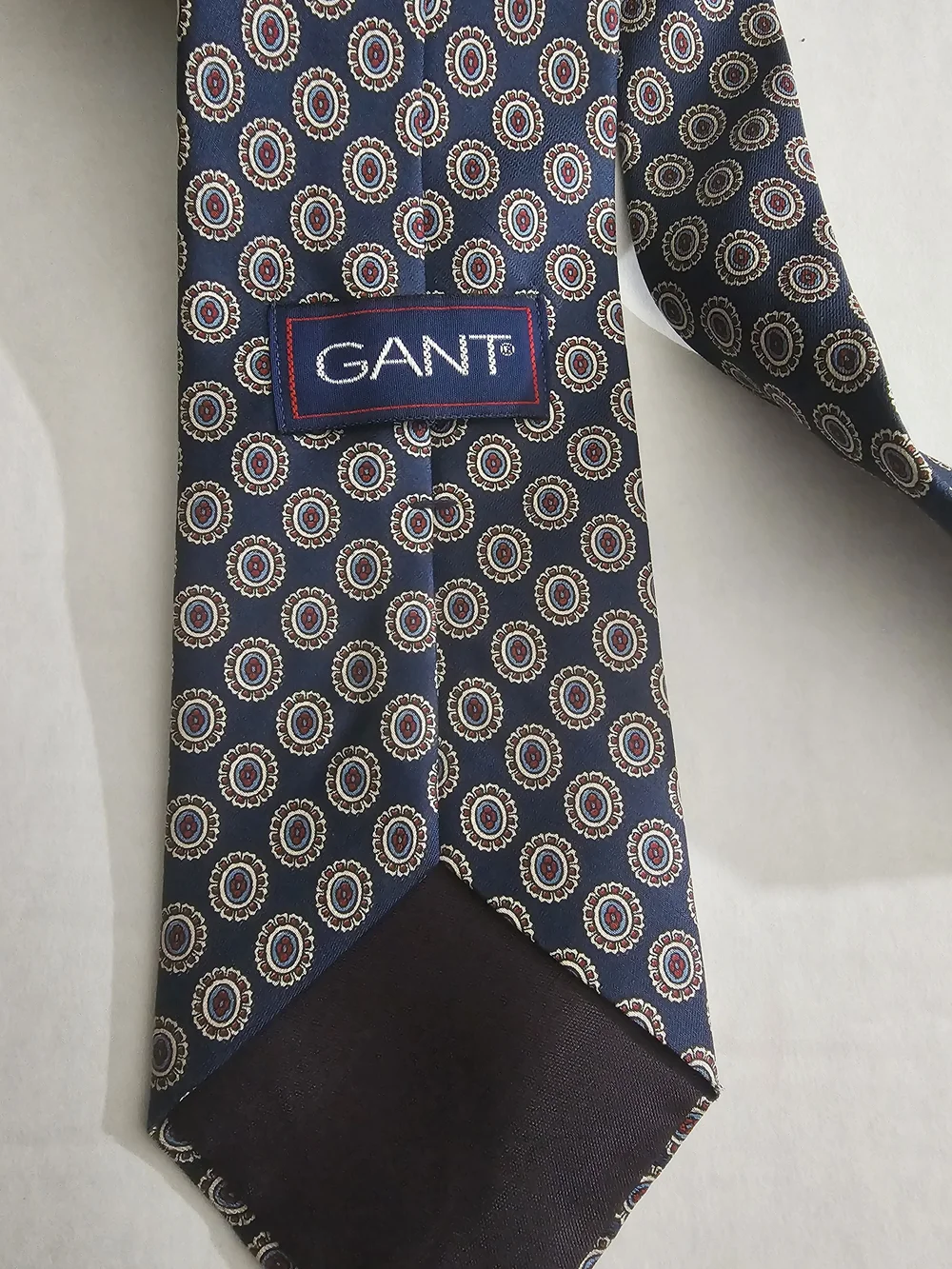 Gant Navy Blue Silk Tie with Cream and Red Medallion Pattern